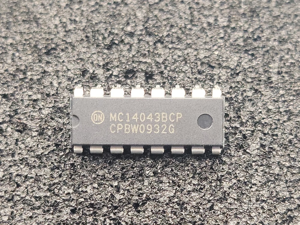 New (29pcs) MC14043BCPG ONSEMI IC Logic
